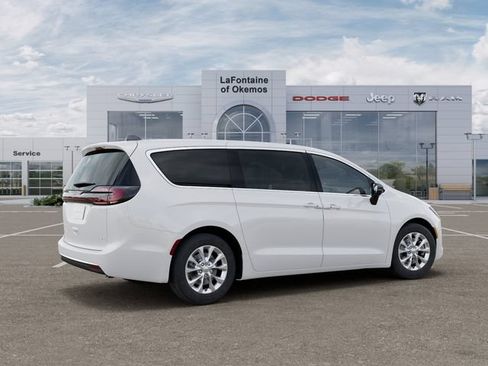 New 2027 Chrysler Pacifica Select AWD/4WD image 4