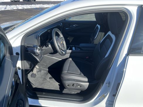 Used 2025 Chevrolet Blazer EV LT image 9