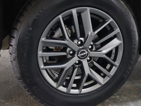 Used 2023 Nissan Rogue S image 30