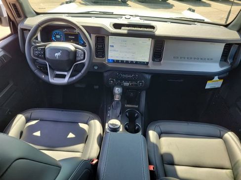 New 2026 Ford Bronco Outer Banks w/ Sasquatch Package AWD/4WD image 9