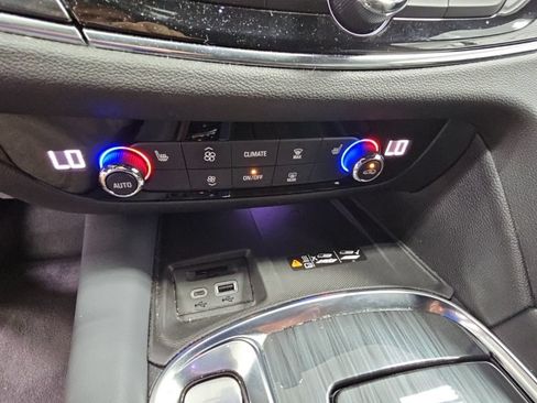 Used 2024 Buick Enclave Essence FWD image 20
