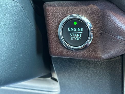 Used 2024 Ford Expedition Limited image 23