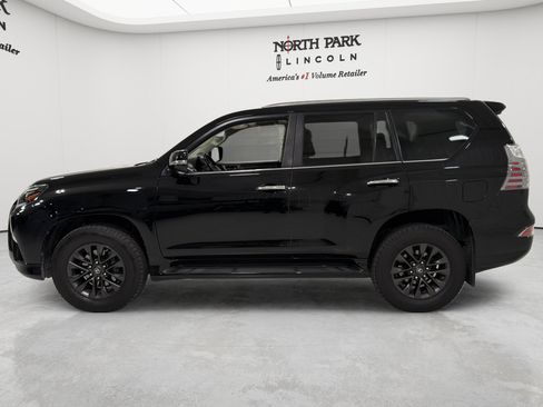 Used 2020 Lexus GX 460 Premium AWD/4WD image 2