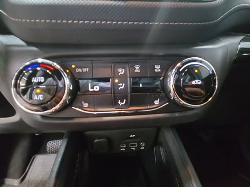 Used 2023 Chevrolet TrailBlazer ACTIV w/ Technology Package FWD image 17