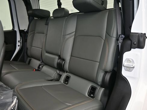 New 2026 Jeep Gladiator Mojave AWD/4WD image 30