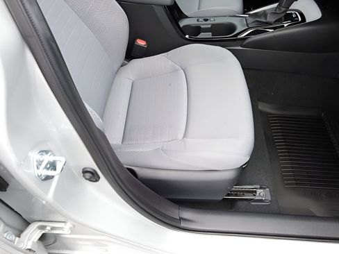 Certified 2025 Toyota Corolla SE w/ SE Premium Package FWD image 24