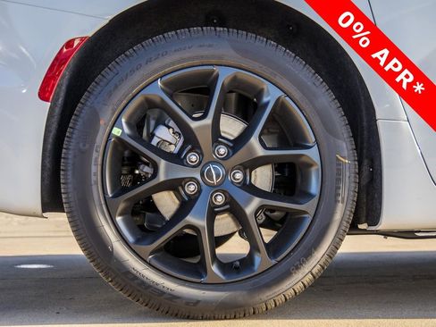 New 2026 Chrysler Pacifica Select w/ S Appearance Package image 9