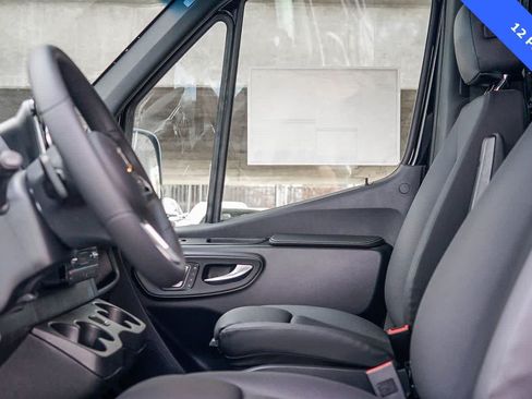 Used 2024 Mercedes-Benz Sprinter 2500 image 20