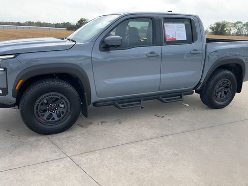 Used 2025 Nissan Frontier PRO-4X w/ Pro Convenience Package image 4