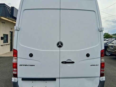 Used 2018 Mercedes-Benz Sprinter 2500 image 6