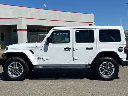 Used 2018 Jeep Wrangler Unlimited Sahara AWD/4WD image 9