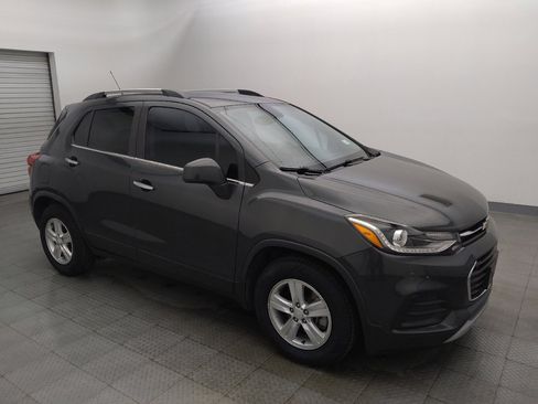 Used 2020 Chevrolet Trax LT w/ Driver Confidence Package FWD image 11