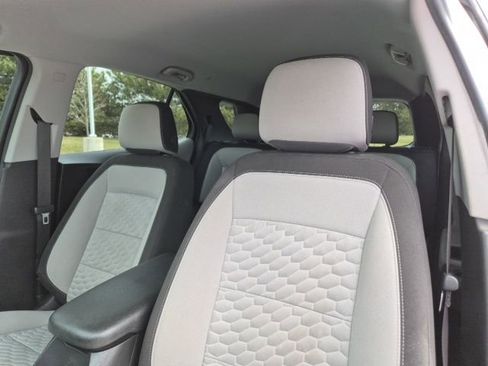 Used 2021 Chevrolet Equinox LS image 14