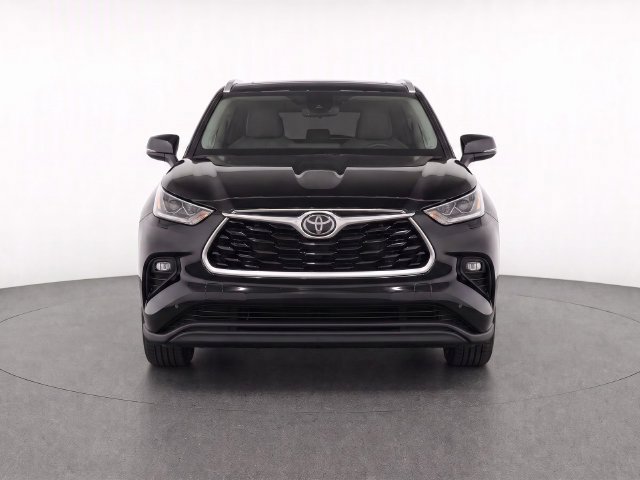 Used 2024 Toyota Highlander Limited AWD/4WD image 5