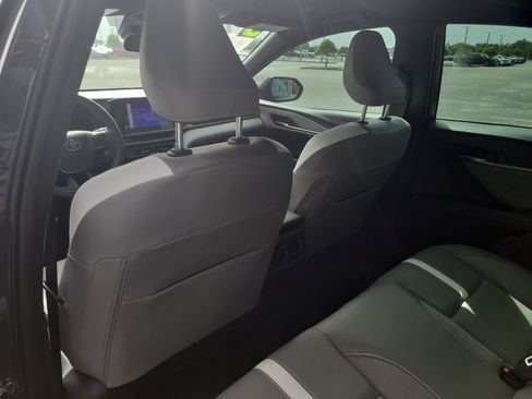 Used 2025 Toyota Camry SE FWD image 12