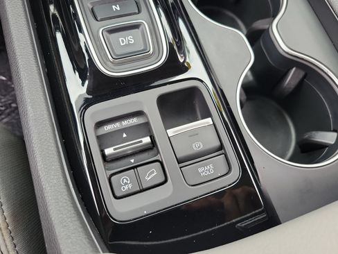 Used 2025 Honda Pilot Touring image 30
