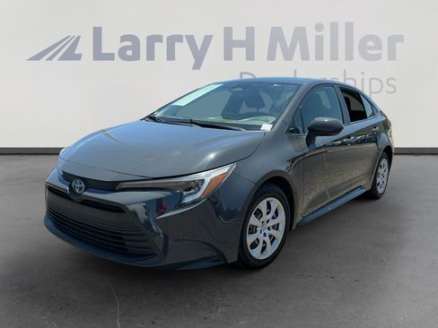 Used 2023 Toyota Corolla LE FWD image 1