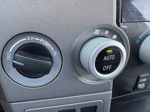 Used 2012 Toyota Sequoia SR5 AWD/4WD image 32
