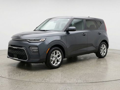 Used 2025 Kia Soul LX w/ LX Technology Package image 3