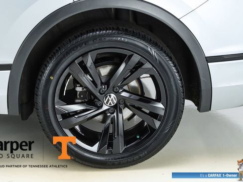 Used 2023 Volkswagen Tiguan SE R-Line AWD/4WD image 45