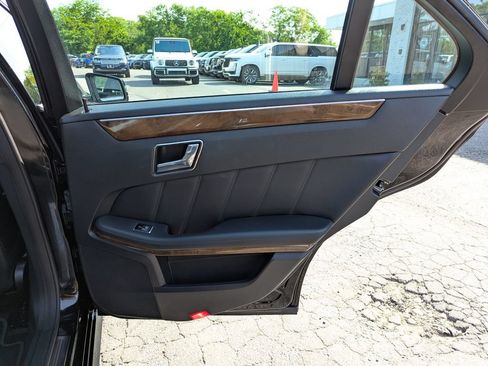Used 2010 Mercedes-Benz E 350 4MATIC Sedan image 38