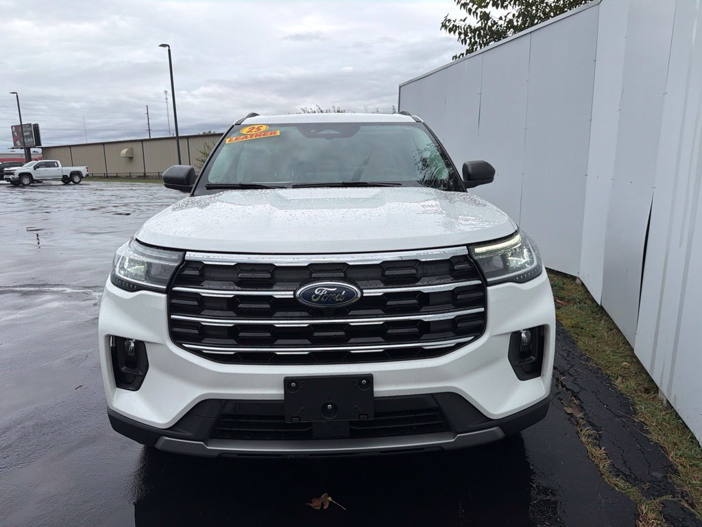 Used 2025 Ford Explorer Active w/ Active Comfort Package AWD/4WD image 13