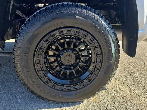 Used 2025 Toyota Tacoma SR5 image 32