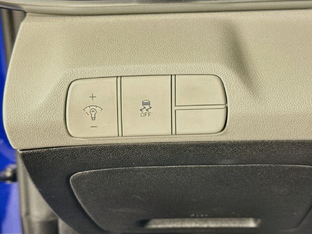 Used 2025 Hyundai Elantra Limited FWD image 10