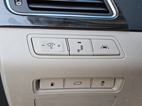 Used 2017 Hyundai Sonata Limited w/ Ultimate Package 02 image 21