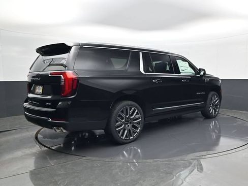 Certified 2026 GMC Yukon XL Denali Ultimate AWD/4WD image 5