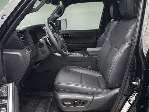 Used 2025 Lexus GX 550 w/ Accessory Package (2T) AWD/4WD image 11