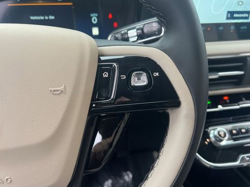 New 2026 Lincoln Corsair Premiere image 19