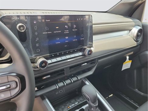New 2025 Chevrolet Colorado LT w/ LT Convenience Package image 24