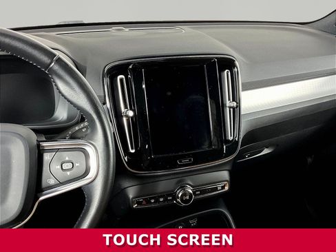 Used 2019 Volvo XC40 T5 Momentum AWD/4WD image 9