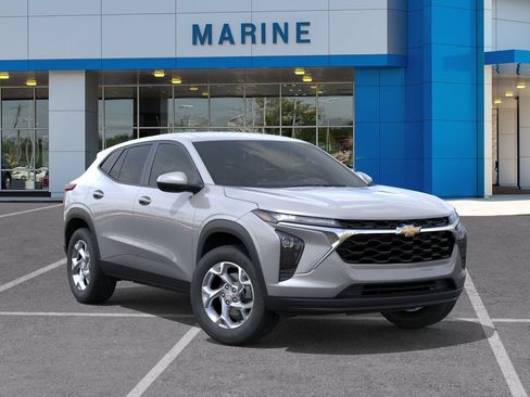 New 2026 Chevrolet Trax LS w/ LS Convenience Package FWD image 7