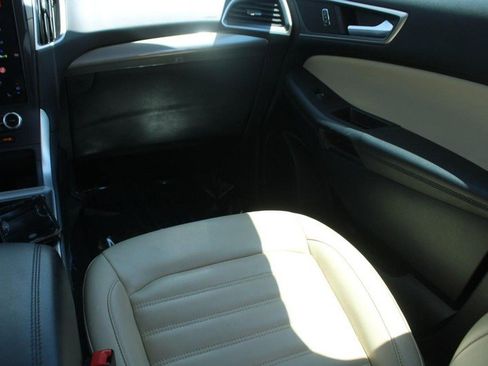 Used 2024 Ford Edge SEL image 17