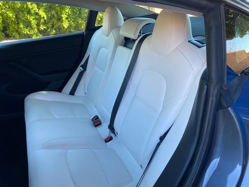 Used 2023 Tesla Model 3 Standard Range image 31