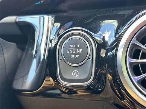 Certified 2025 Mercedes-Benz GLA 250 4MATIC image 27