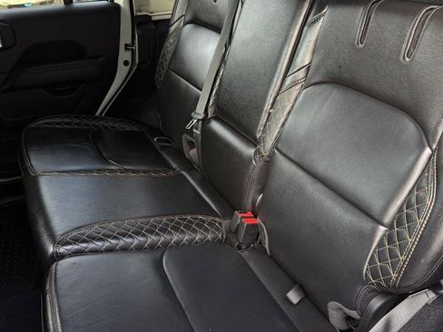 Used 2021 Jeep Wrangler Unlimited Sahara AWD/4WD image 33