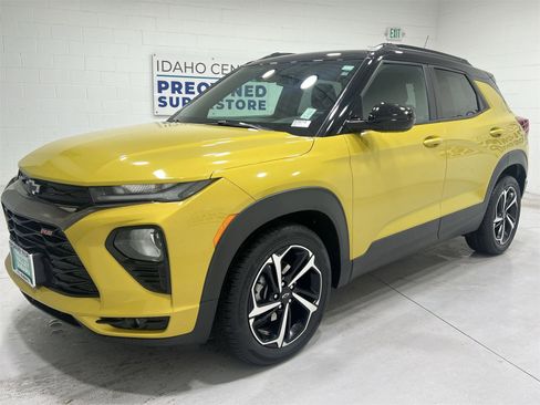 Used 2023 Chevrolet TrailBlazer RS w/ Sun and Liftgate Package image 4