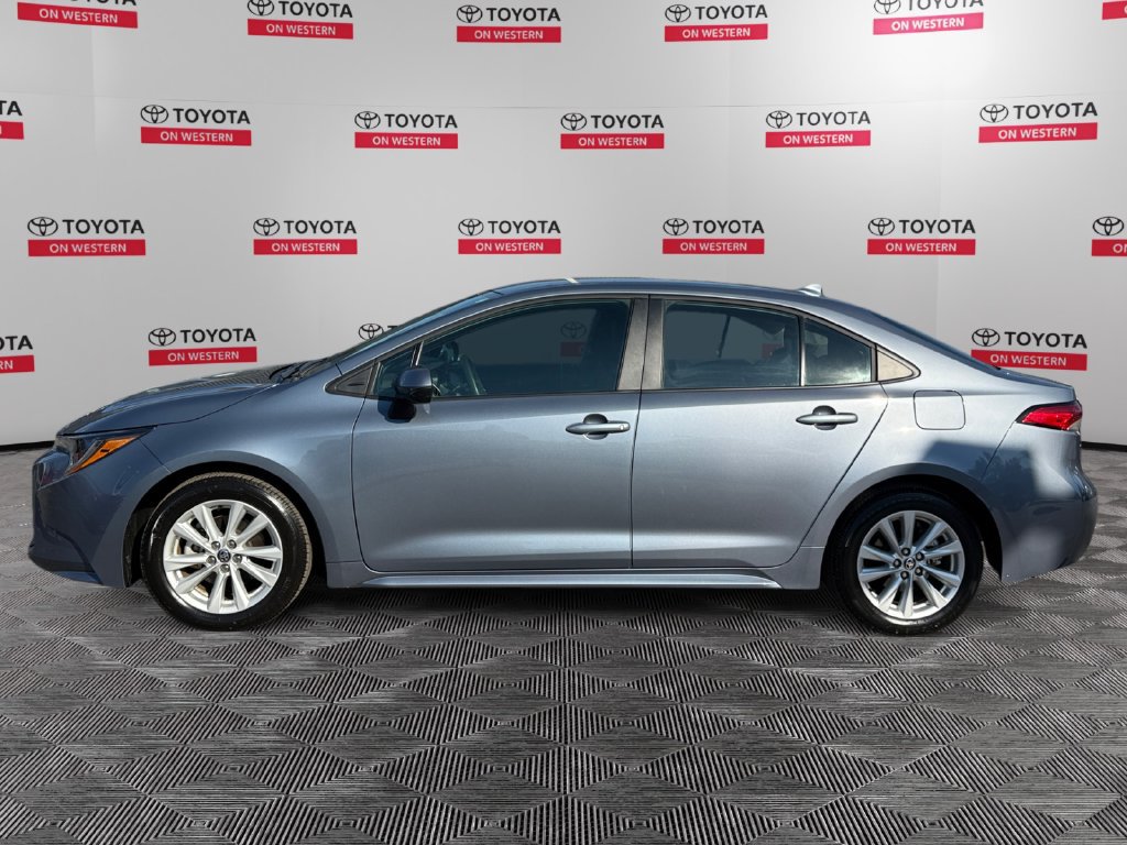 Used 2025 Toyota Corolla LE w/ LE Premium Package FWD image 8