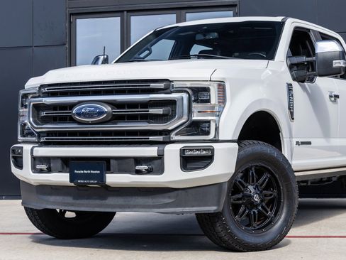 Used 2020 Ford F250 Platinum w/ FX4 Off-Road Package image 3
