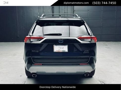 Used 2021 Toyota RAV4 XSE AWD/4WD image 6