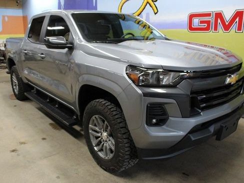 Used 2024 Chevrolet Colorado LT w/ LT Convenience Package II AWD/4WD image 3