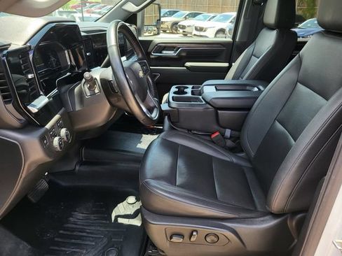 Used 2024 Chevrolet Silverado 2500 LTZ AWD/4WD image 18
