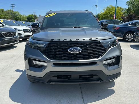 Used 2023 Ford Explorer ST-Line AWD/4WD image 2