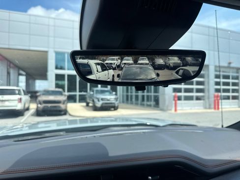 Used 2025 GMC Sierra 1500 AT4 w/ AT4 Premium Package AWD/4WD image 3