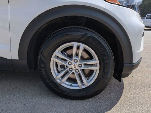 Certified 2023 Ford Explorer XLT image 11