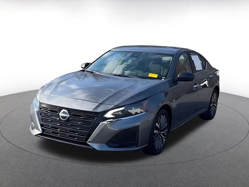 Used 2025 Nissan Altima 2.5 SV image 7