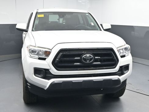 Certified 2020 Toyota Tacoma SR image 2